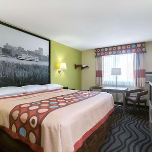 Super 8 By Wyndham Brunswick/St Simons Island Area
